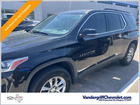 Used 2021 Chevrolet Traverse LT FWD image 1