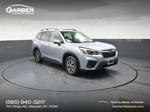Used 2021 Subaru Forester Premium image 1