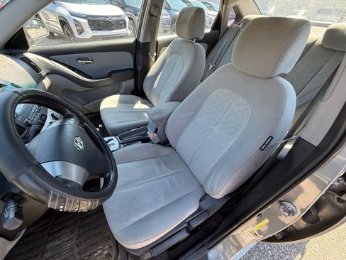 Used 2010 Hyundai Elantra GLS FWD image 13