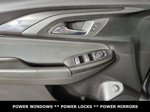 Used 2022 Chevrolet TrailBlazer RS w/ Sun and Liftgate Package image 24