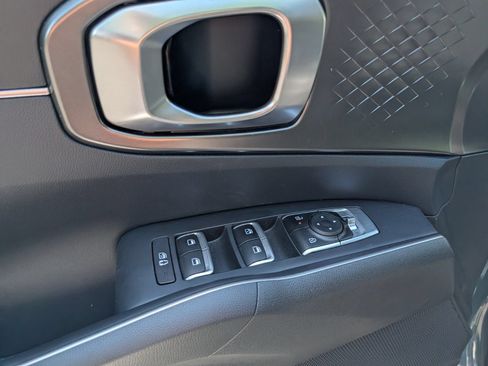 Used 2025 Kia Sorento EX w/ EX Panoramic Sunroof Package FWD image 26