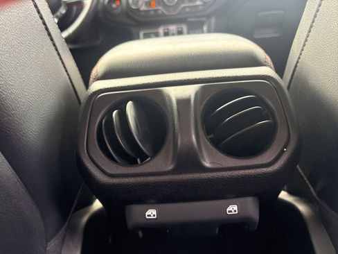 Used 2021 Jeep Wrangler Unlimited Rubicon w/ LED Lighting Group AWD/4WD image 37