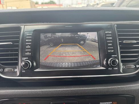Used 2017 Kia Sedona EX FWD image 24