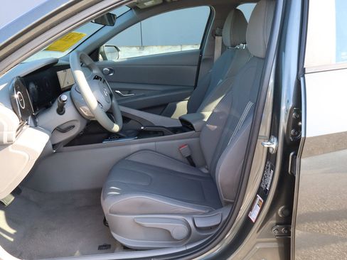 Used 2024 Hyundai Elantra SEL FWD image 7