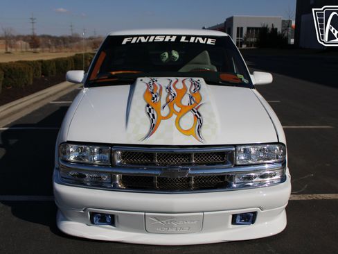 Used 2000 Chevrolet S10 Pickup Xtreme w/ Preferred Equipment Group image 32