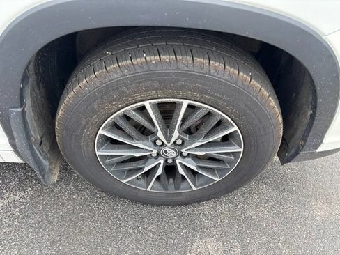 Used 2018 Toyota Highlander Limited AWD/4WD image 10