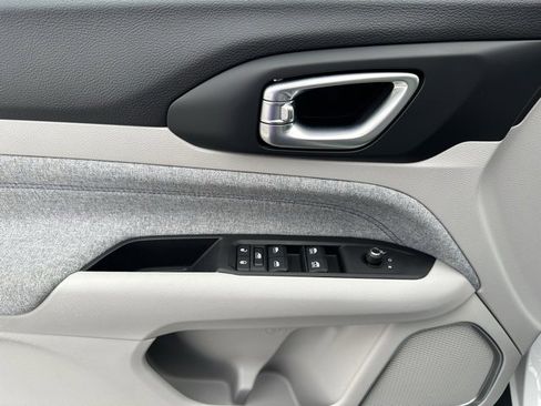 Used 2022 Jeep Compass Latitude image 3