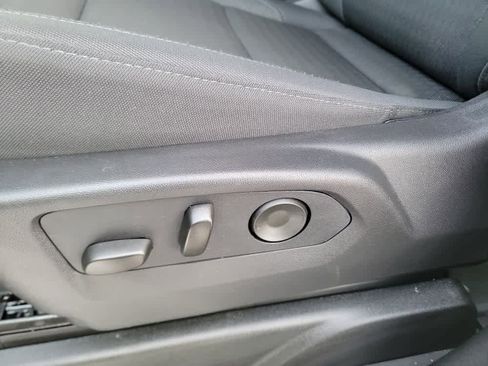 Certified 2026 Chevrolet Suburban LS image 11