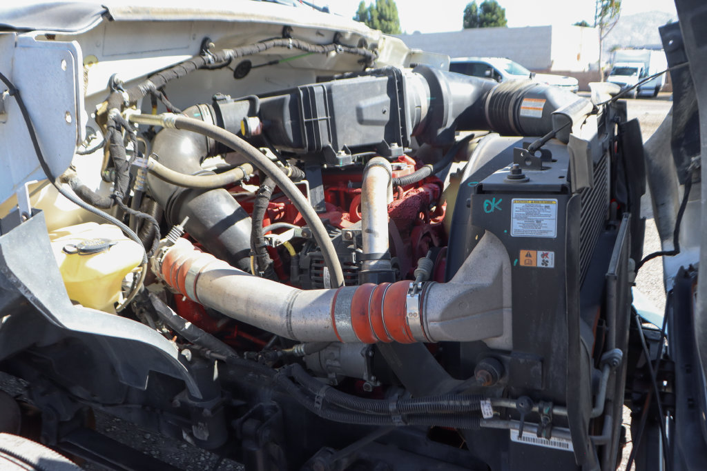 Used 2015 Ford F650 2WD Crew Cab Super Duty image 17