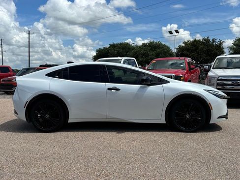 Used 2026 Toyota Prius FWD image 4