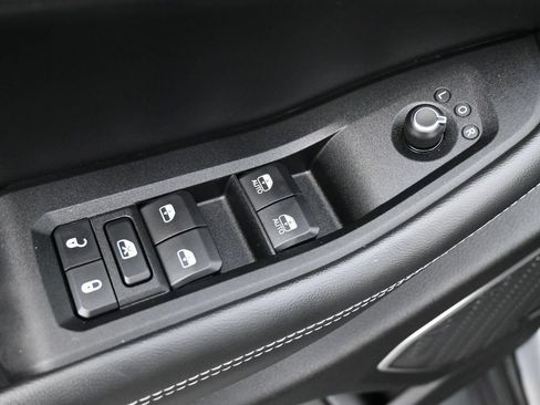Used 2022 Jeep Grand Cherokee L Limited RWD image 4