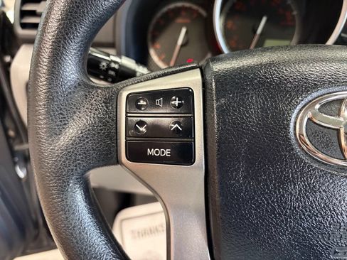 Used 2010 Toyota 4Runner SR5 AWD/4WD image 13