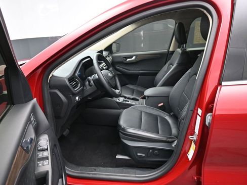 Used 2020 Ford Escape Titanium w/ Titanium Premium Package 2.0 image 9