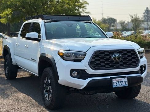 Used 2023 Toyota Tacoma TRD Off-Road AWD/4WD image 7