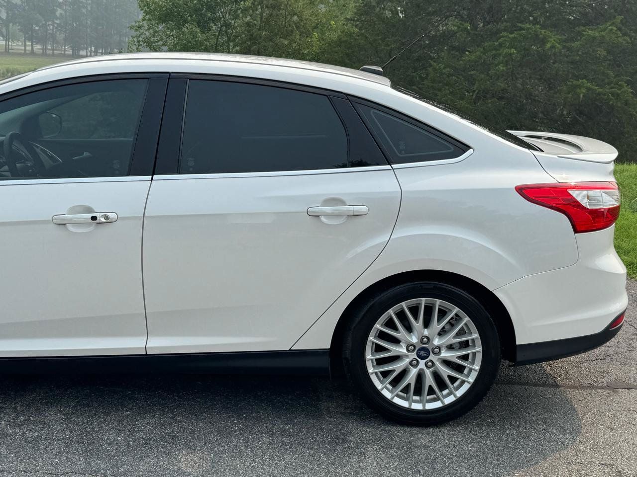 Used 2014 Ford Focus Titanium FWD image 9