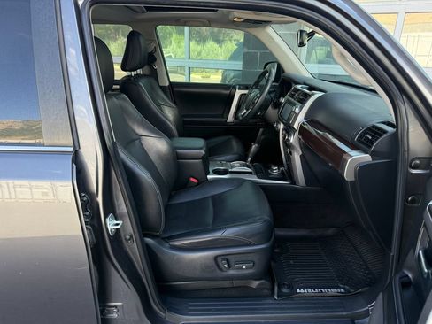 Used 2019 Toyota 4Runner Limited AWD/4WD image 46