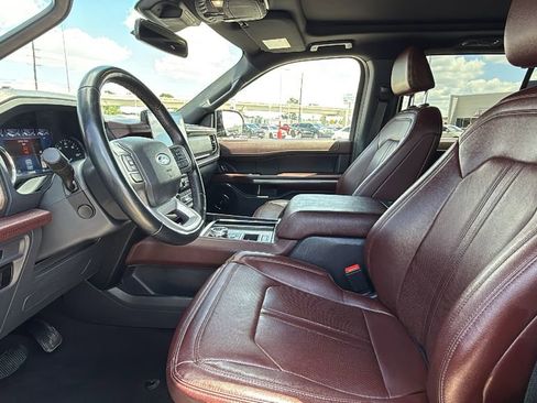Used 2024 Ford Expedition Limited RWD image 10
