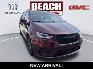 Used 2022 Chrysler Pacifica Limited w/ S Appearance Package FWD video 1