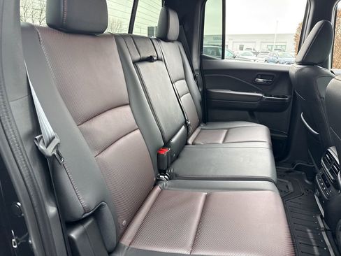 Used 2025 Honda Ridgeline Black Edition image 35