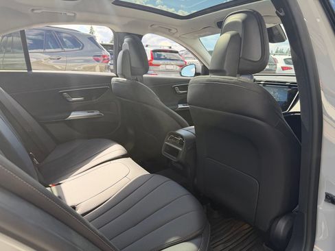 Used 2025 Mercedes-Benz E 450 4MATIC Sedan image 19
