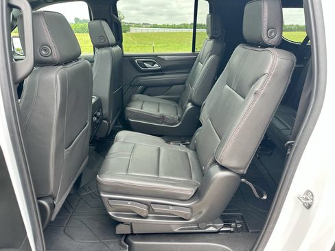 Used 2022 Chevrolet Suburban RST w/ Luxury Package AWD/4WD image 24