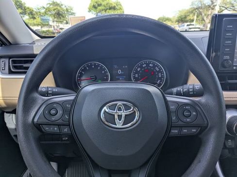 Used 2022 Toyota RAV4 XLE w/ Convenience Package FWD image 26