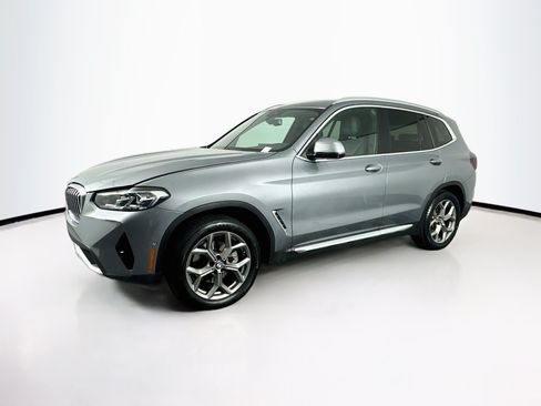 Used 2023 BMW X3 xDrive30i w/ Premium Package AWD/4WD image 3