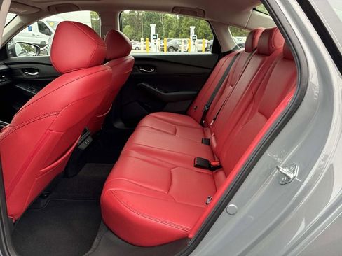 Used 2025 Honda Accord SE image 13