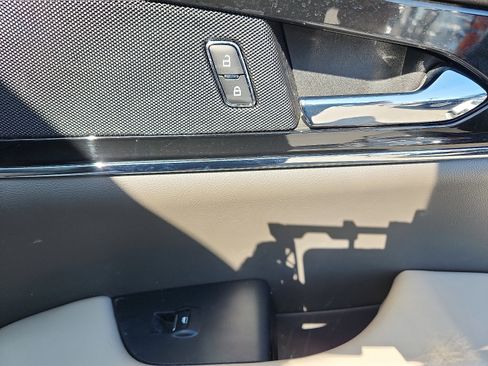 Used 2022 Lincoln Nautilus Reserve image 33