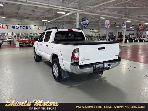 Used 2013 Toyota Tacoma 4x4 Double Cab w/ SR5 Pkg image 3