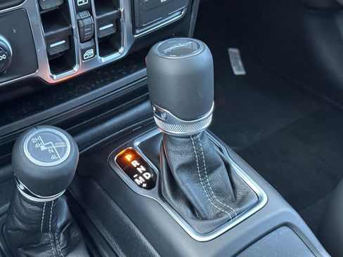 New 2025 Jeep Gladiator Sport image 20