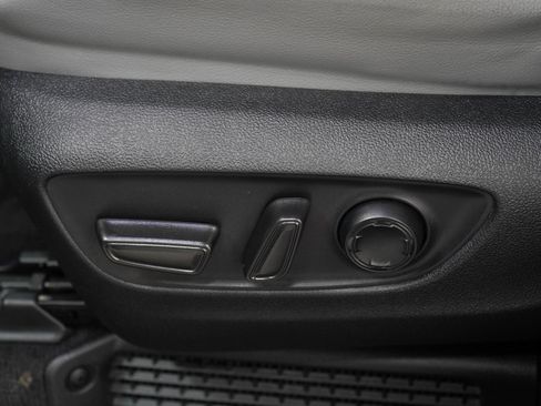 Used 2022 Toyota Sienna XLE AWD/4WD image 22