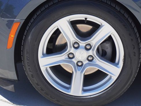 Used 2021 Chevrolet Camaro LT RWD image 4