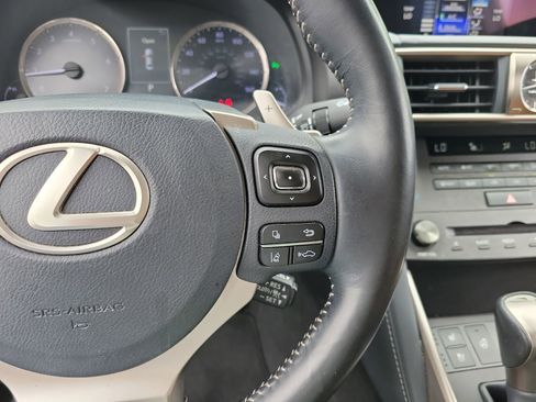 Used 2019 Lexus IS 300 w/ Premium Package image 32