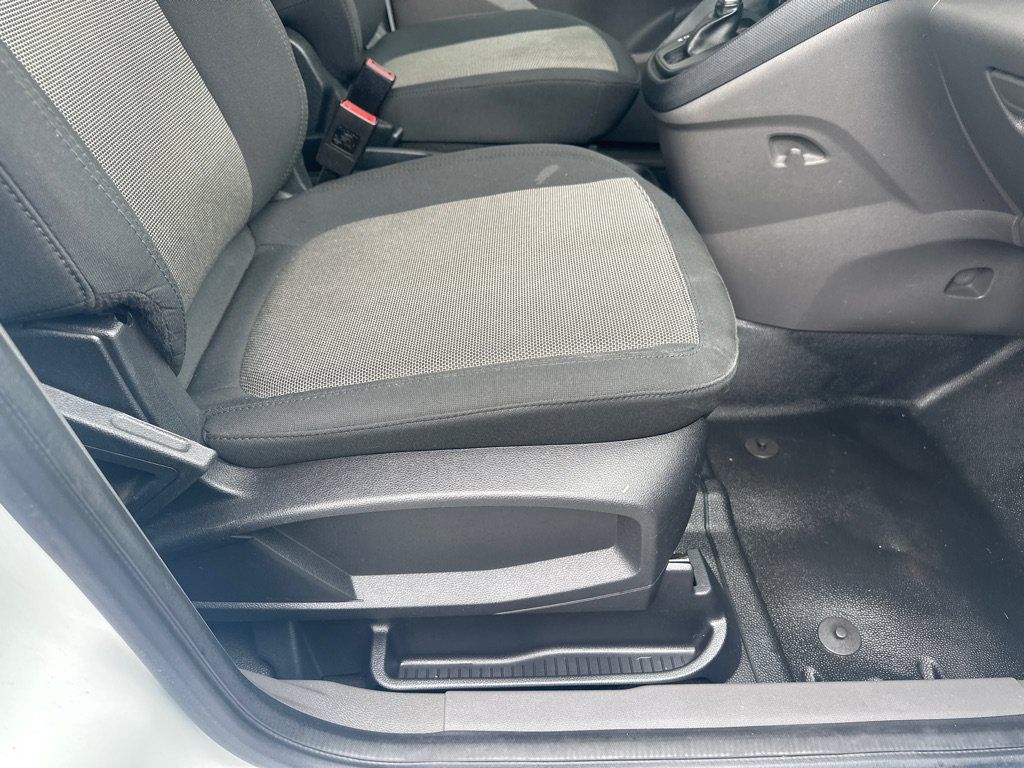Used 2022 Ford Transit Connect XL FWD image 12