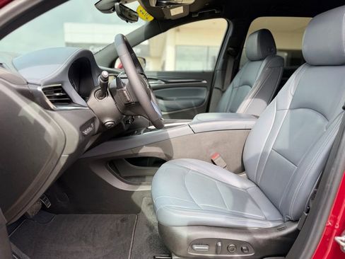 Used 2022 Buick Enclave Premium w/ Surround and Sites Package image 9