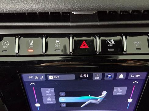 New 2025 Jeep Grand Cherokee Laredo w/ Luxury Tech Group I image 26