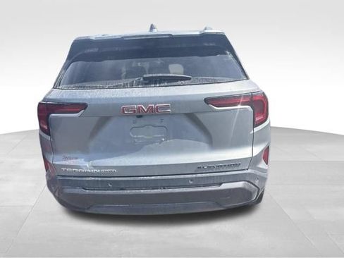 Used 2025 GMC Terrain Elevation w/ Elevation Premium Package AWD/4WD image 18