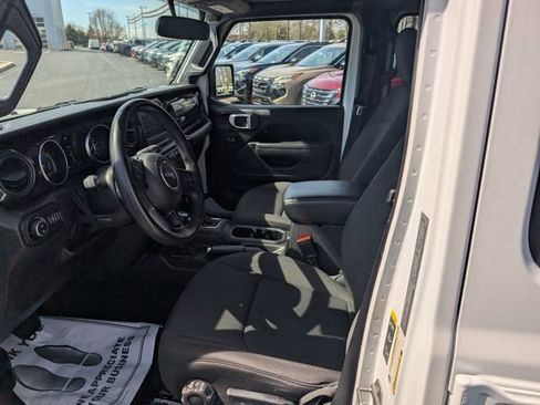 Used 2022 Jeep Gladiator Sport AWD/4WD image 12
