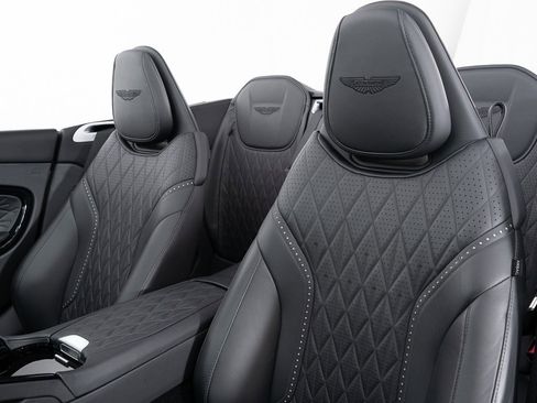 Used 2024 Aston Martin DB12 Convertible image 24