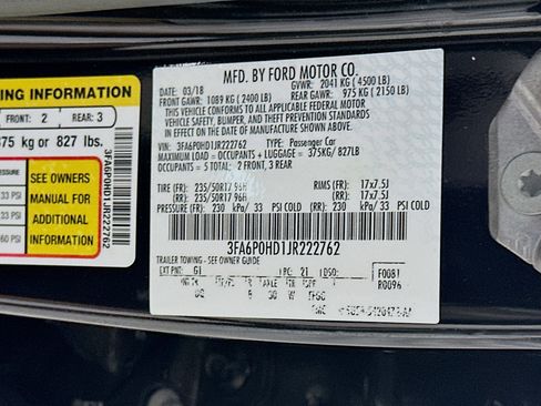 Used 2018 Ford Fusion SE w/ Fusion SE Technology Package FWD image 12