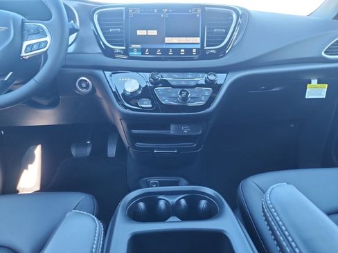 New 2026 Chrysler Voyager LX image 11