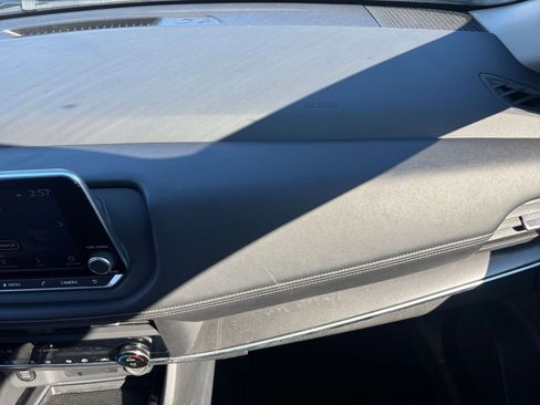 Used 2025 Nissan Rogue SV image 37