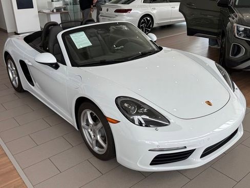Used 2023 Porsche 718 Boxster RWD image 3