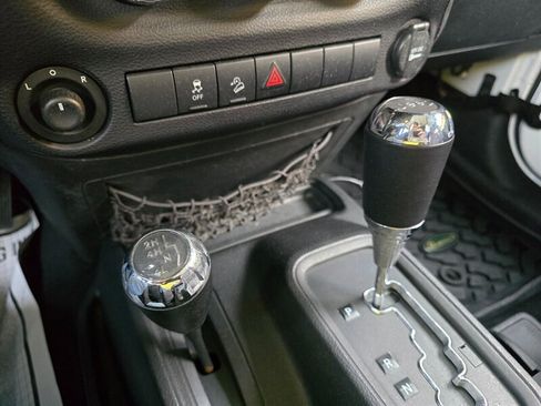 Used 2013 Jeep Wrangler Sport AWD/4WD image 8