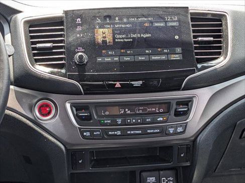 Certified 2022 Honda Pilot Special Edition image 15
