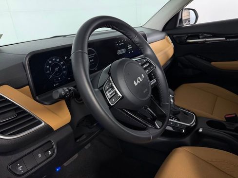 Used 2025 Kia Seltos EX w/ EX Sunroof Package image 21