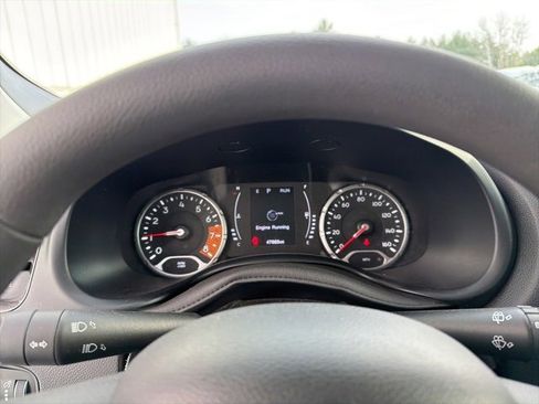 Used 2023 Jeep Renegade Latitude image 16