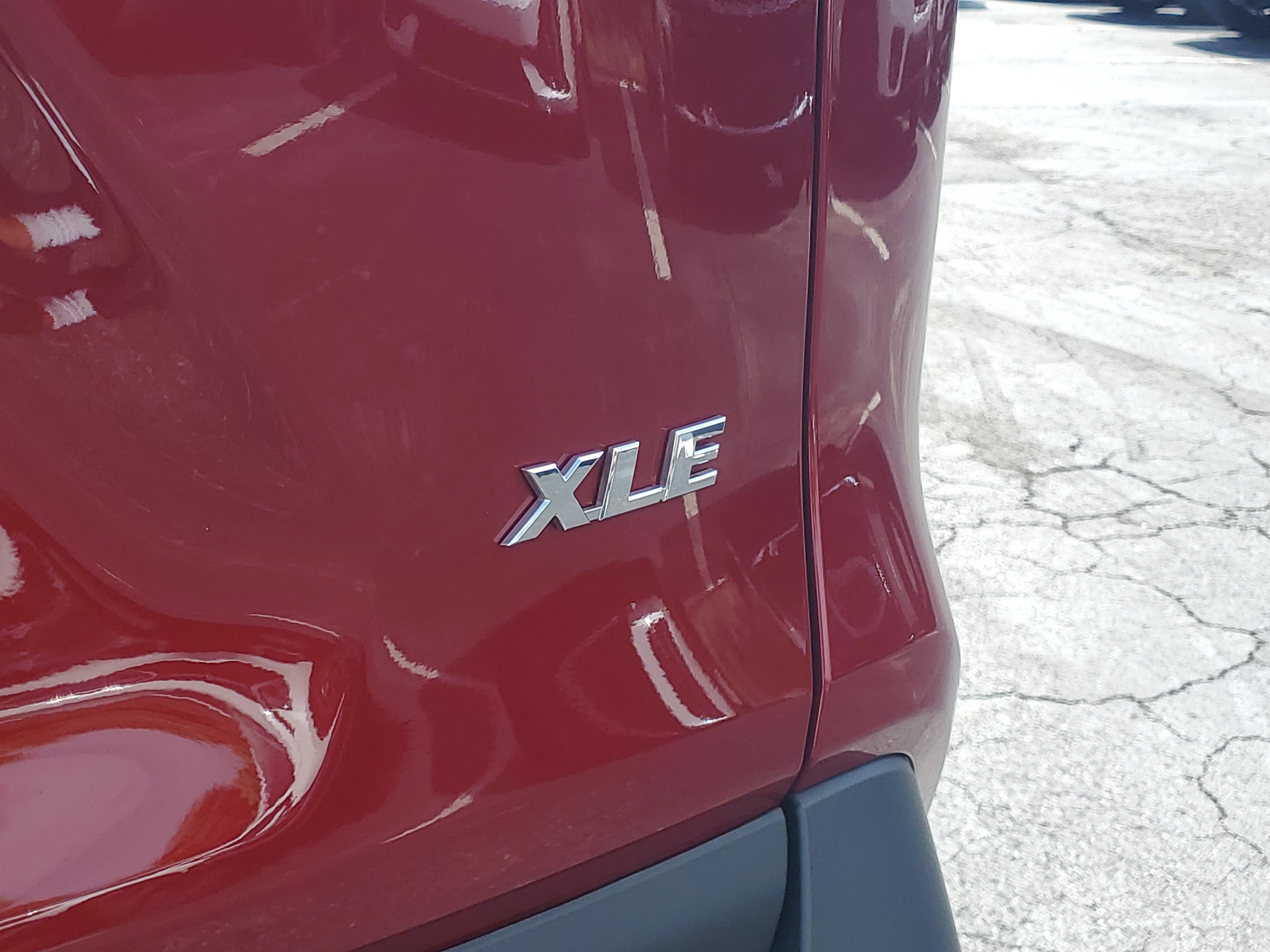 Used 2025 Toyota RAV4 XLE w/ Convenience Package FWD image 11