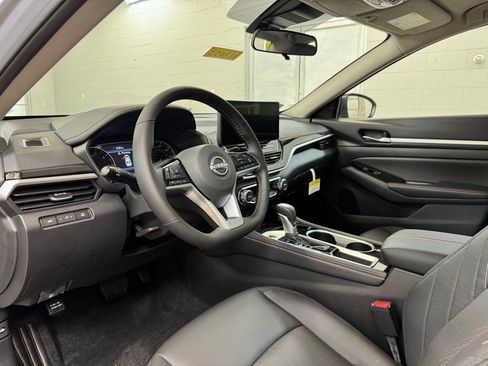 New 2025 Nissan Altima 2.5 SR w/ SR Premium Package image 13
